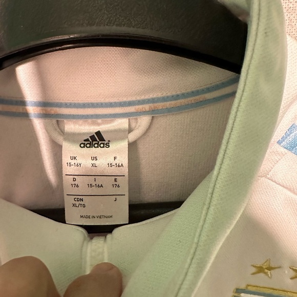 Adidas jacket - Picture 2 of 4